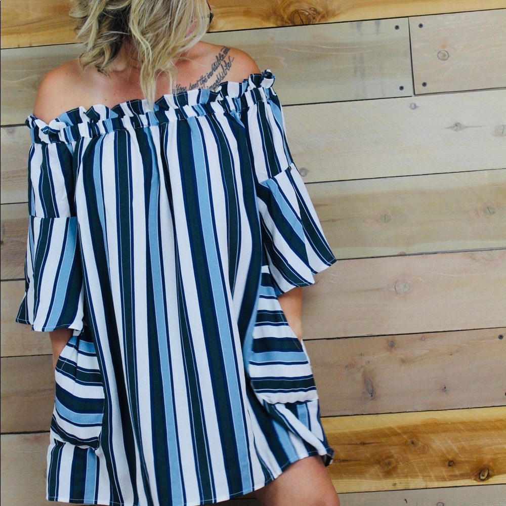 Striped pocket off the shoulder dress